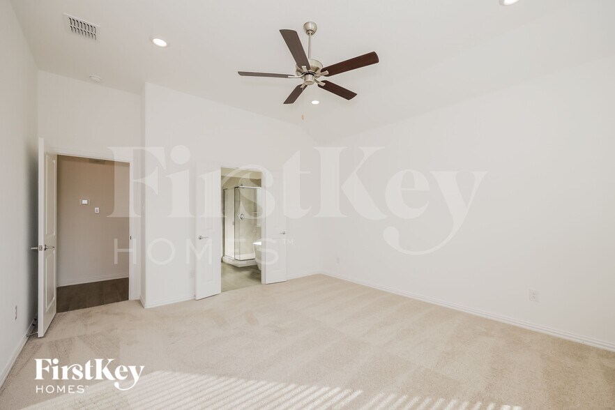 Building Photo - 2529 Olvera Ct