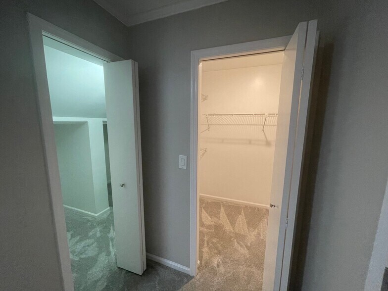 Building Photo - 113 Pinewood Cir