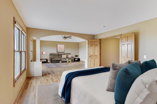 Building Photo - 2951 Old Glory Dr