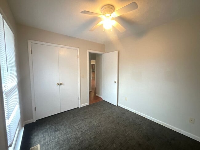 Building Photo - 4326 Bridge St