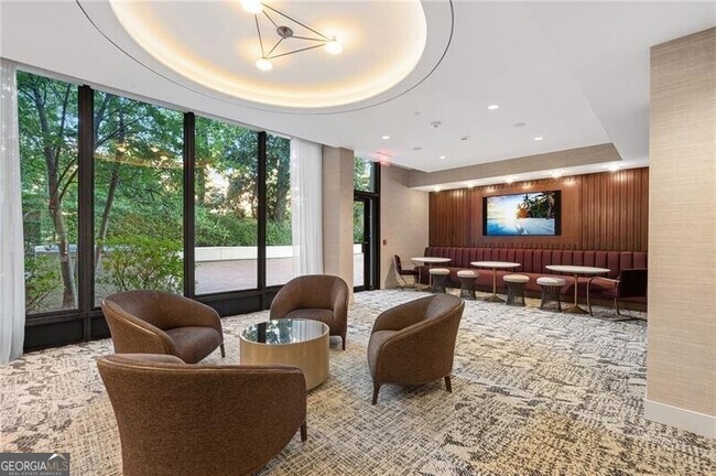 Building Photo - 2575 Peachtree Rd NE