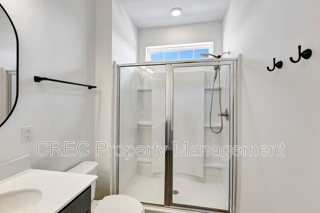 Building Photo - 831 Recess Pt Dr