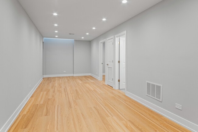 Building Photo - 1349 N Noble St