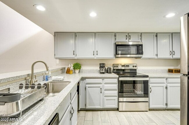 Building Photo - 14236 N 23rd St