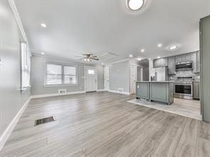 Building Photo - 2406 Pine Dr NW