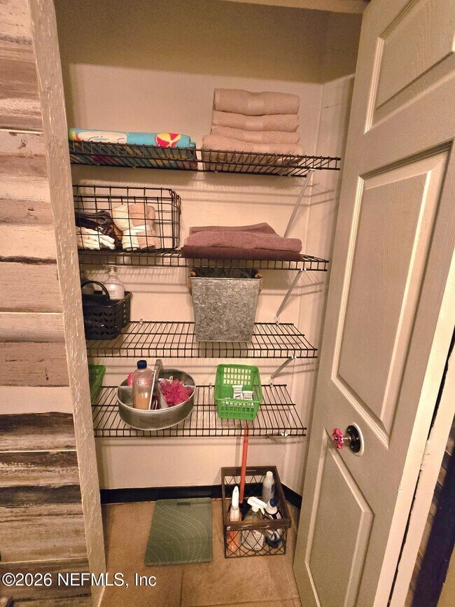 Building Photo - 6931 Cane Grass Ln E