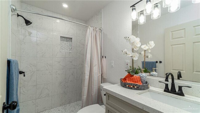 Building Photo - 21 S Casa Linda St