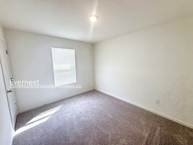 Building Photo - 107 Douglas Fir Dr