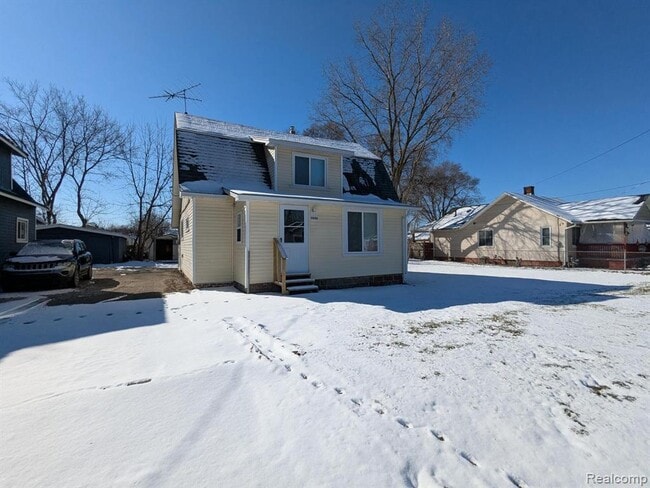 Building Photo - 2050 E Scottwood Ave