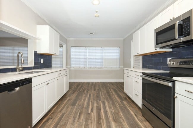 Building Photo - Spacious 4/2 in Maitland's English Estates!