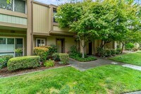 Building Photo - 3158 Phoenix Ln