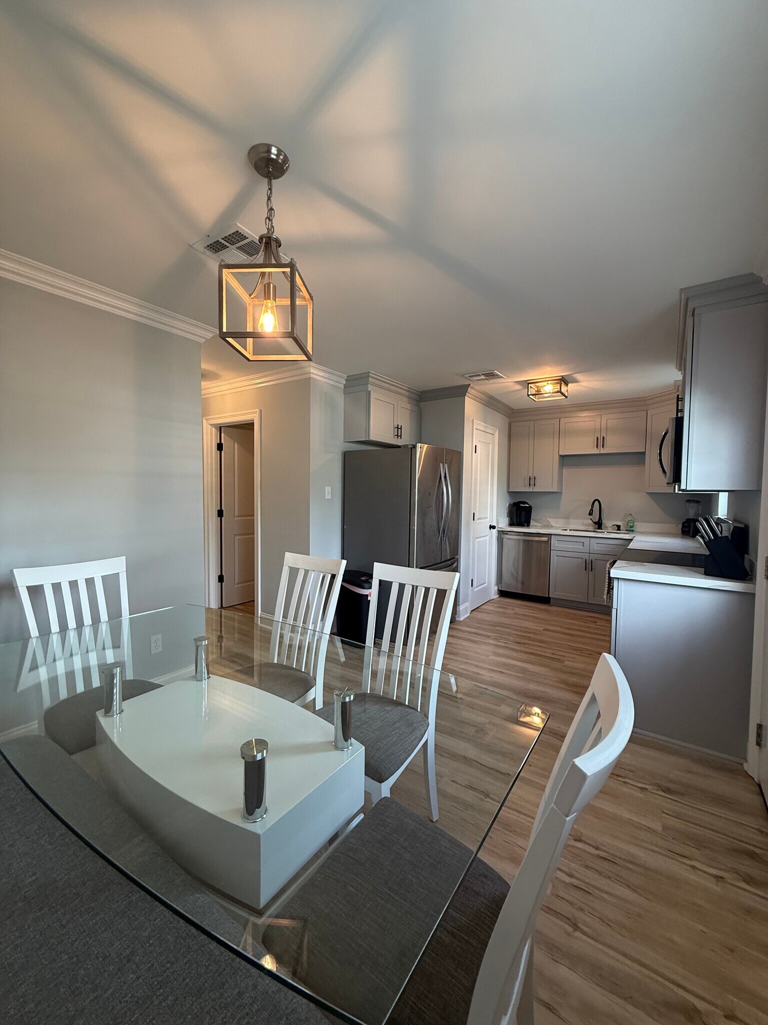 Building Photo - 619 Lavoisier St