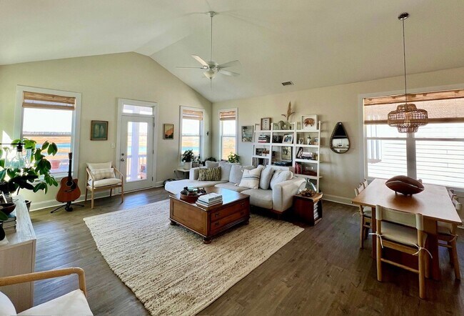 Building Photo - Luxury Coastal Living in Surf City -117 S Boca Bay Ln