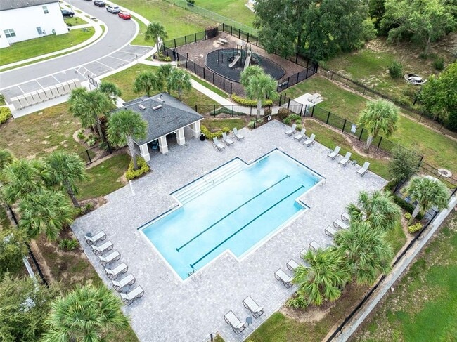 Building Photo - 528 Madison Dr