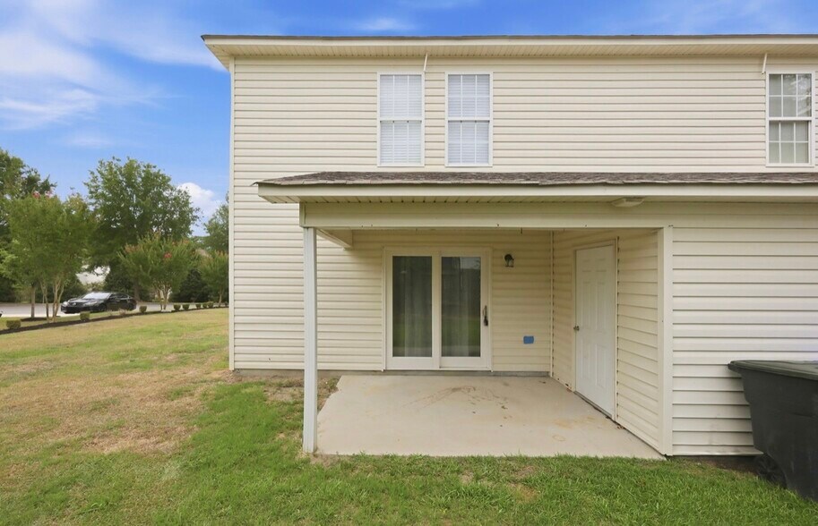 Building Photo - 1525 Pine Brook Ct