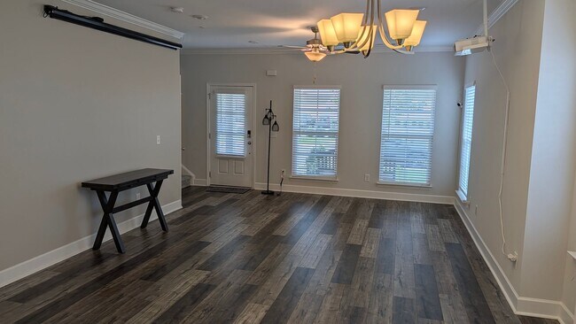 Building Photo - 531 Farmstead Ln