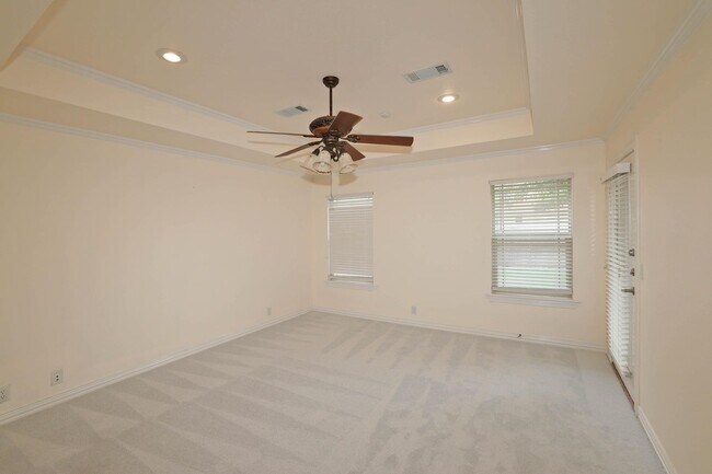 Building Photo - 6802 Thunder Rd
