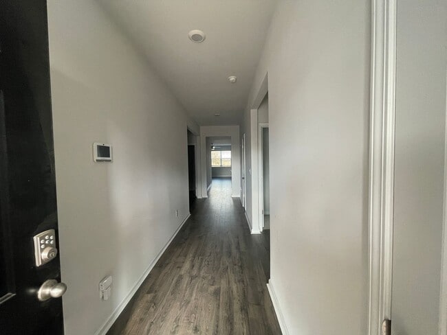 Building Photo - 4 Bed, 2 Bath New Build