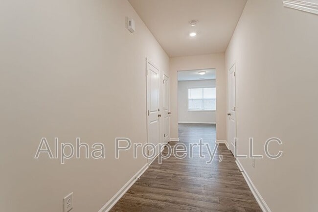 Building Photo - 6 Apricot Ln
