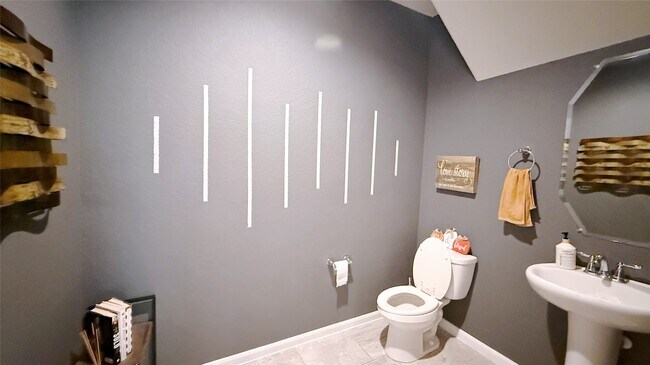 Building Photo - 28726 Pearl Bridge Ln