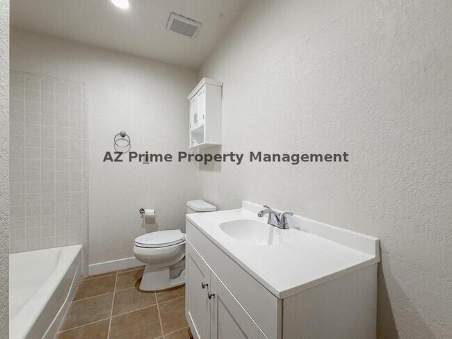 Building Photo - 7829 N 21st Ln
