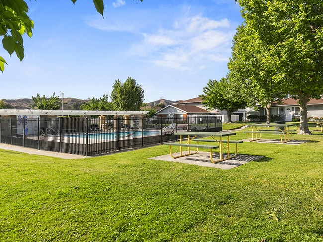 Building Photo - 20757 Plum Canyon Rd