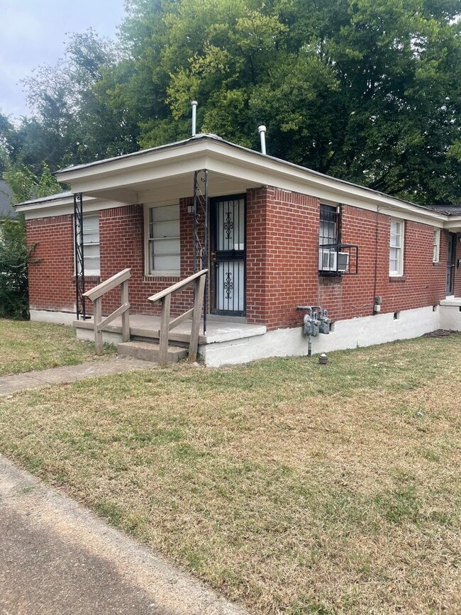 Building Photo - Cute Duplex in South Memphis