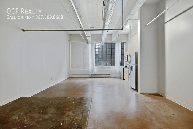 Building Photo - 412 S 13th St