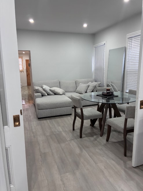 Building Photo - 49 Dukes St