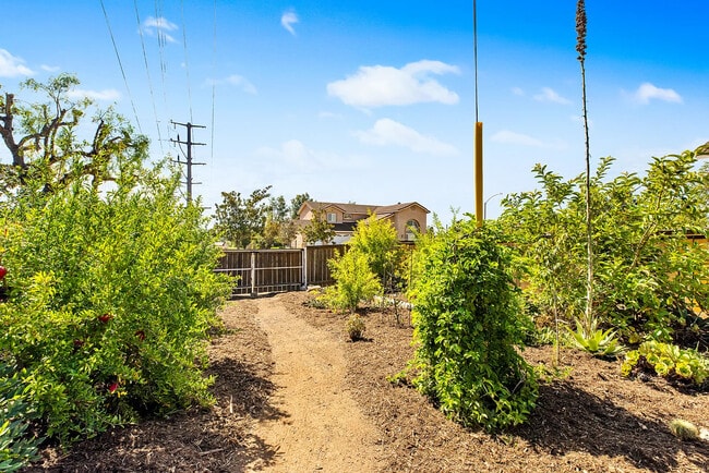 Building Photo - 1323 Greenway Rise