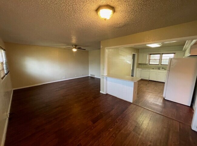 Building Photo - 3410 33rd St