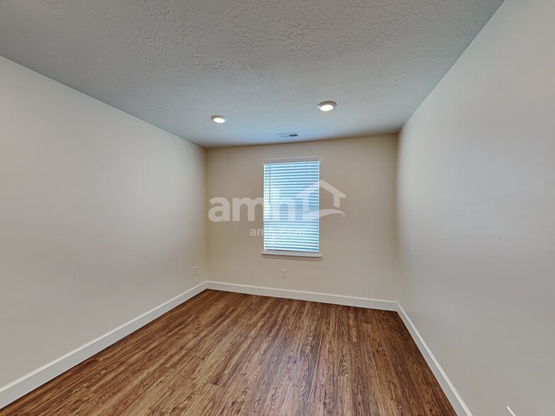 Building Photo - 4347 N Morgan Way