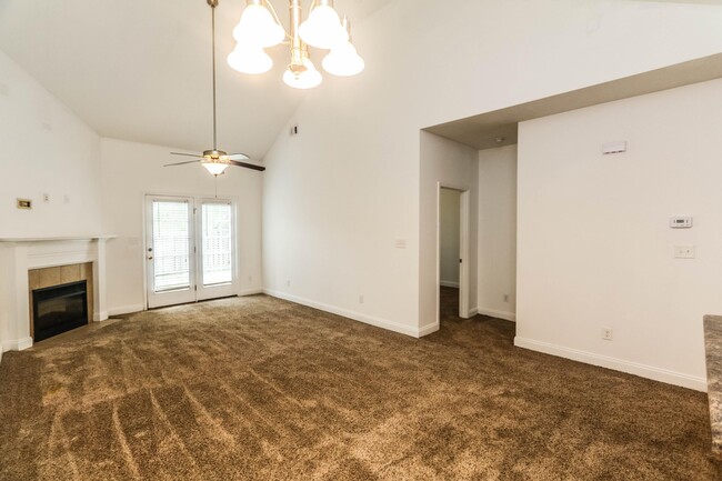 Building Photo - 334 High Meadows Pl