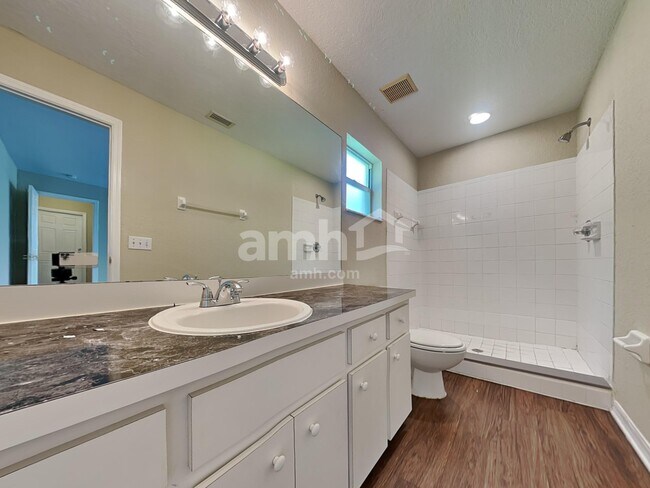 Building Photo - 152 Seven Oaks Dr