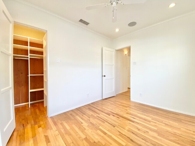 Building Photo - 4162 Alla Rd