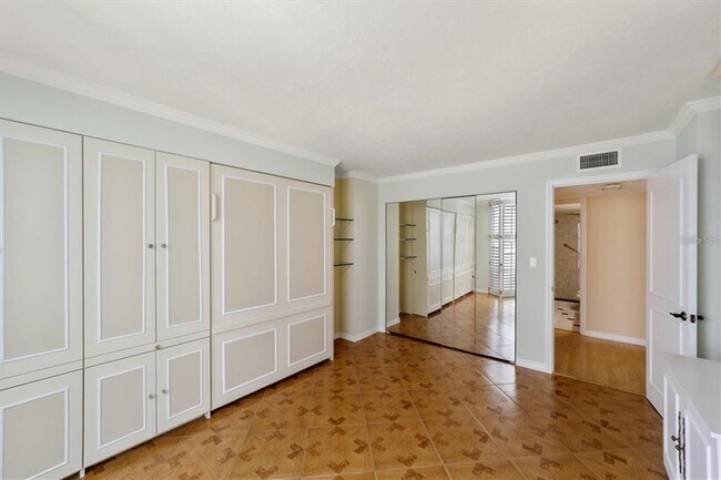 Building Photo - 1111 N Gulfstream Ave