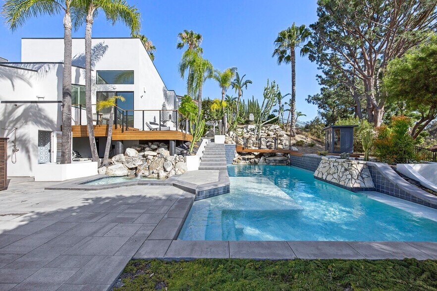 Building Photo - 275 S Owens Dr