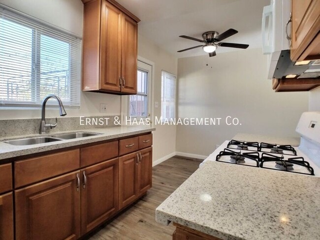 Building Photo - 77 E Mountain View St