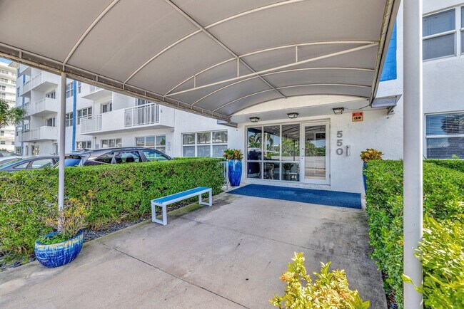 Building Photo - 550 Bayshore Dr