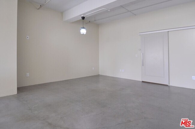 Building Photo - 849 S Broadway