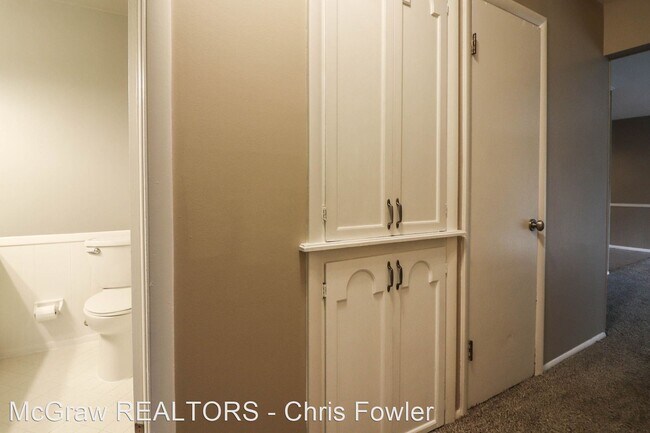 Building Photo - 3 br, 2 bath House - 5233 S. 67th E. Place