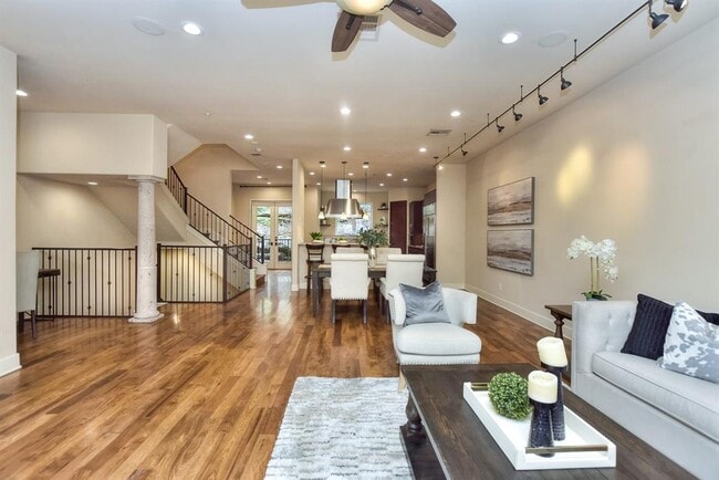 Building Photo - 1529 Barton Springs Rd