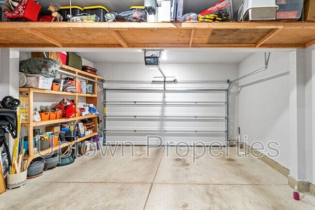 Building Photo - 876 N 18th Ave