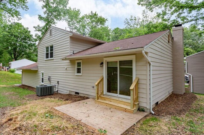 Building Photo - 3 Willow Branch Pl