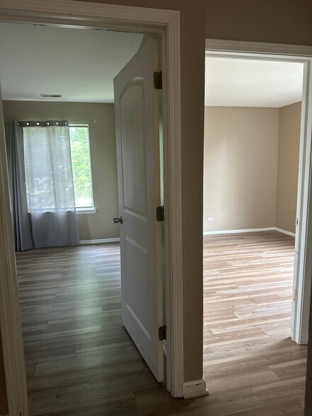 Building Photo - 320 Springlake Ln