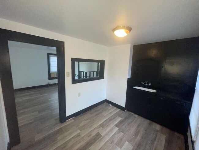 Building Photo - KC-1209 Bawcom