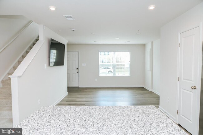 Building Photo - 118 Charlotte St