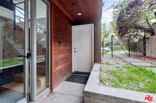 Building Photo - 6127 Glen Tower St