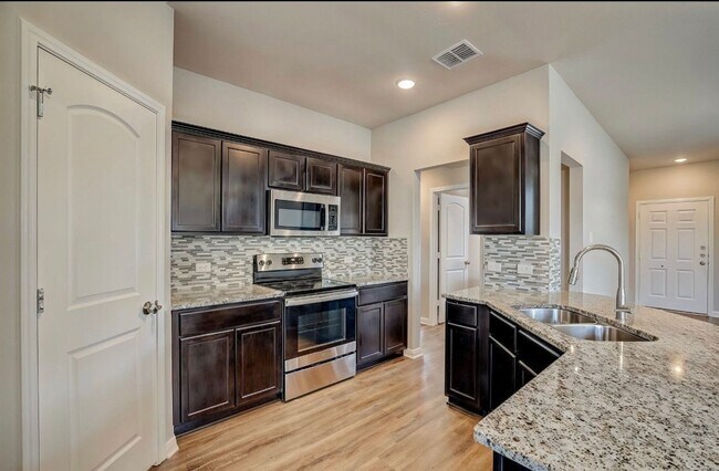 Building Photo - 3031 Dade Loop