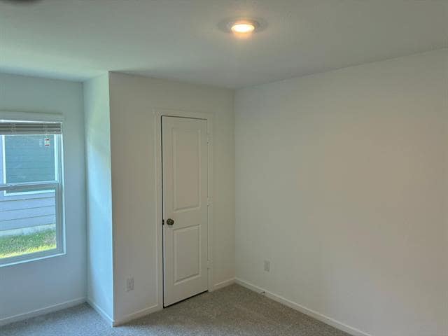 Building Photo - 1005 Raintree Rd